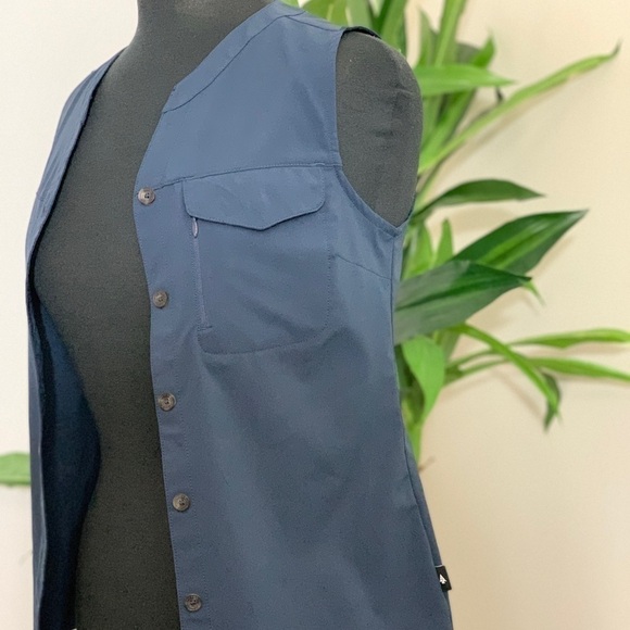 WOODS SILVERTIP SLEEVELESS HIKING TANK | TRUE NORTH STRONG | BUTTON FRONT SHIRT - Picture 6 of 8